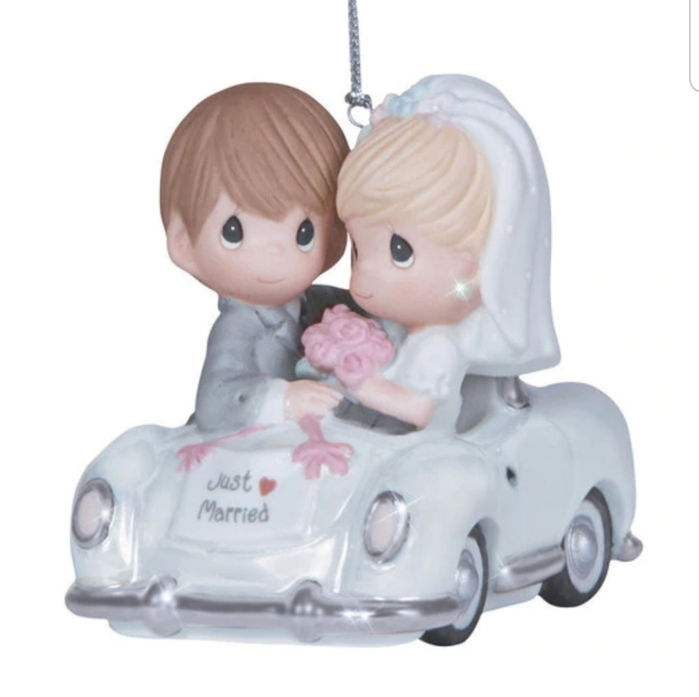 Precious Moments 'Just Married' figurine